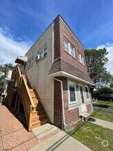 Building Photo - 554 W Broad St