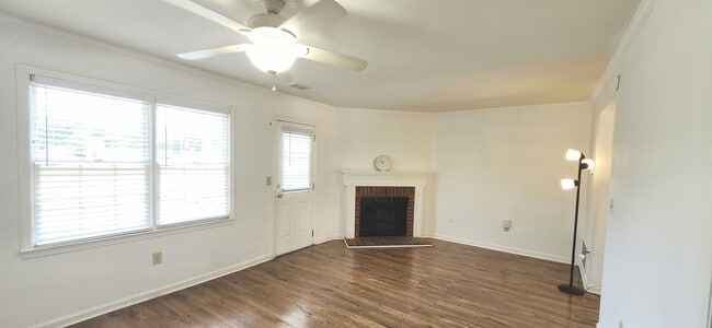 Building Photo - 5595 Executive Way