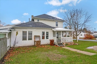 Building Photo - 604 E Hubble St