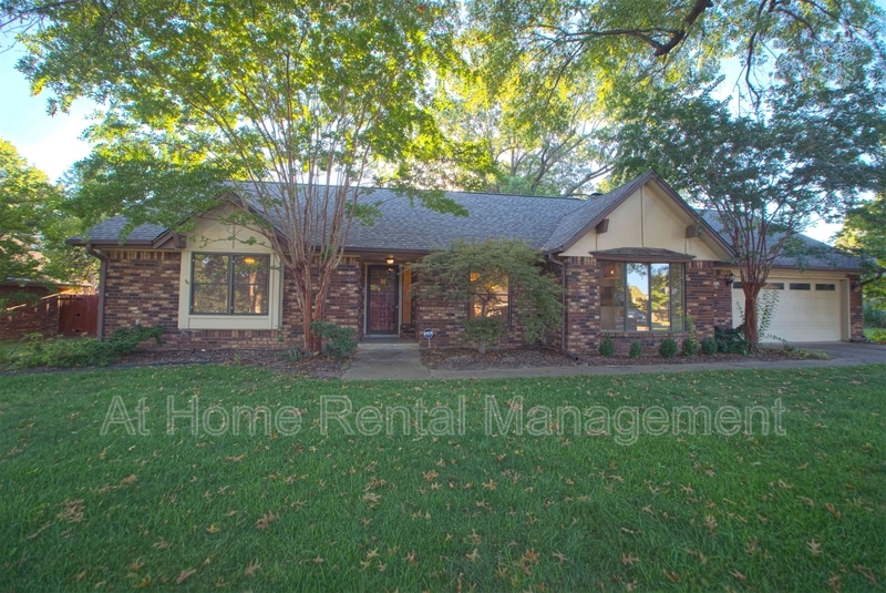 Foto principal - 9832 S Maplewood Ave