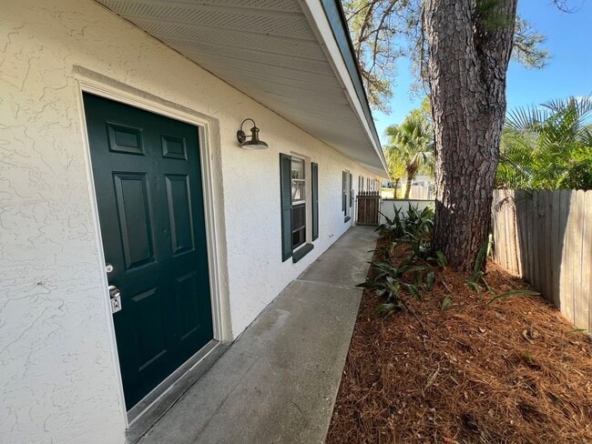 Building Photo - 2773 Cypress Dr