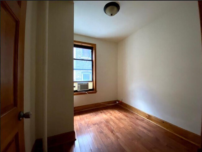 Building Photo - 254 Manhattan Avenue