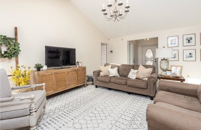 Foto del edificio - Spacious 3BR House in Bartlett