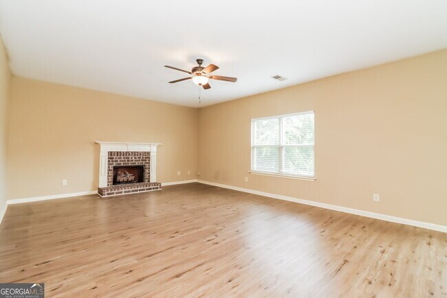 Foto del edificio - 77 Hamilton Blvd NW