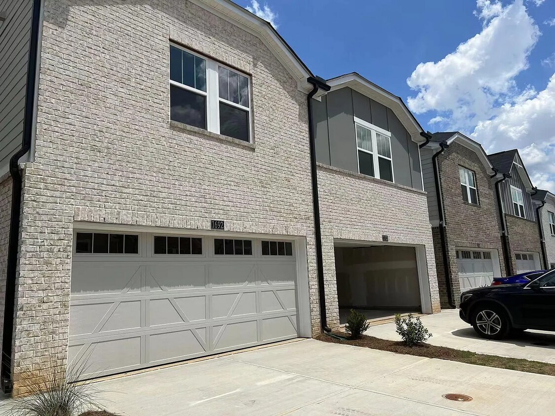1642 Villageside Ct, Lawrenceville, GA 30043 Townhouse for Rent in