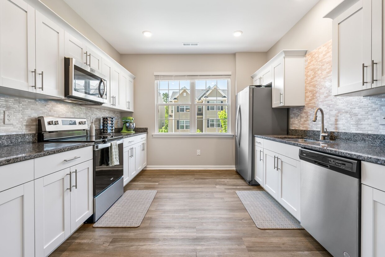 Gorgeous Three Level Townhouse At Trevino Townes - Gorgeous Three Level Townhouse At Trevino Townes
