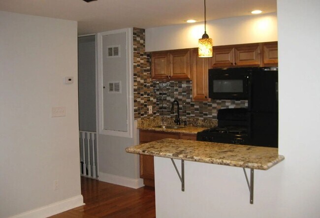 Photo - 926 Portland St Apartment