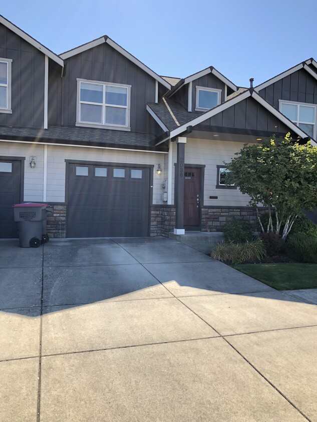 Foto principal - 2068 NW Kale Way
