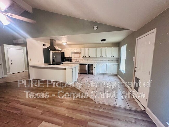 Building Photo - 7433 Spitfire Dr