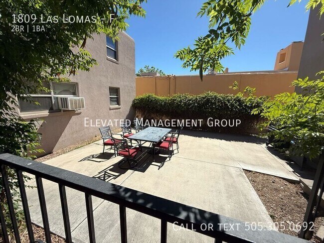 Foto del edificio - 1809 Las Lomas Rd NE