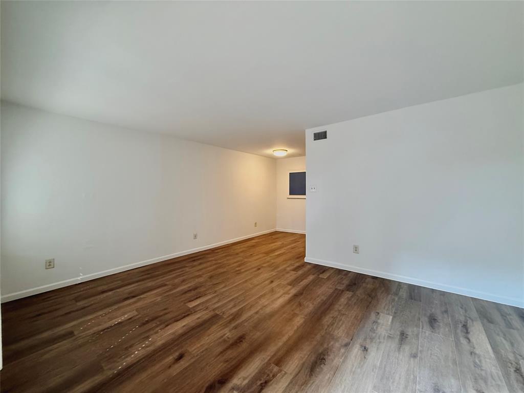 Foto principal - 2124 Burton Dr