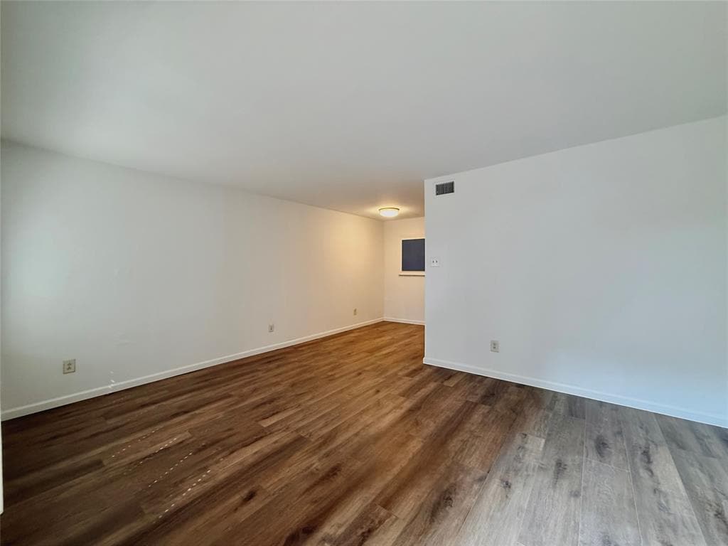 Primary Photo - 2124 Burton Dr