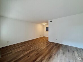 Building Photo - 2124 Burton Dr