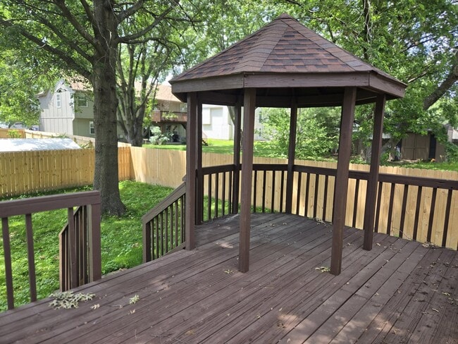 Building Photo - 401 Kimberly Dr