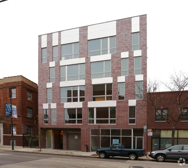 Foto del edificio - 4027 N Broadway