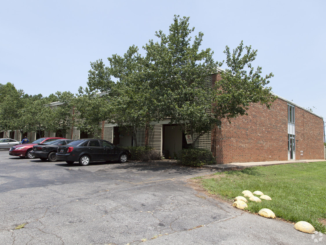 Building Photo - Azalea Apartments