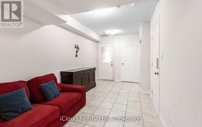 Building Photo - 1525 Husband Pl