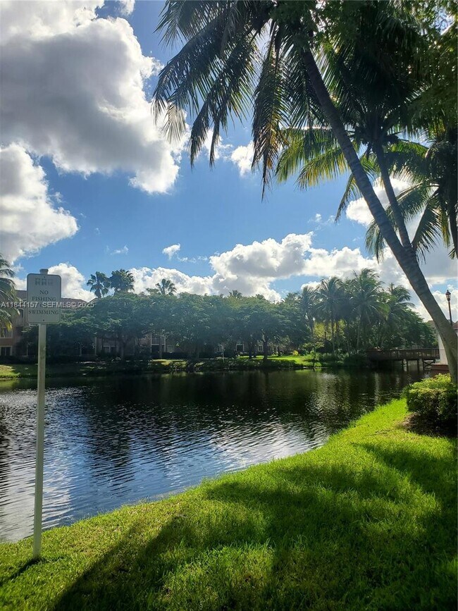 Foto del edificio - 3874 Lyons Rd