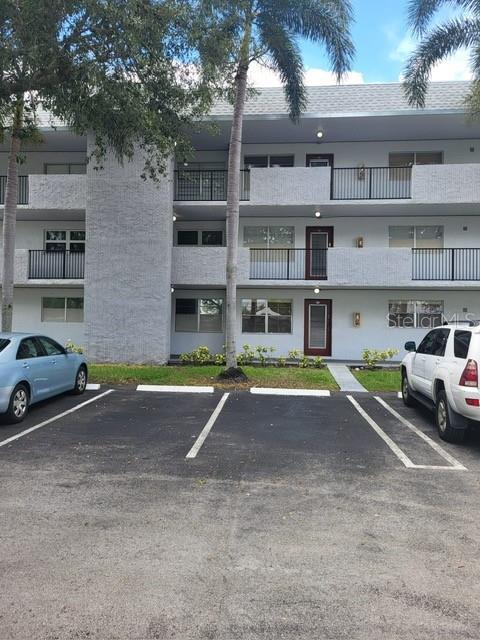 Foto del edificio - 8305 NW 61st St