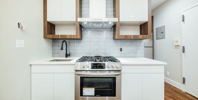 Foto del edificio - 389 Willoughby Ave