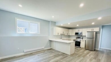 Building Photo - 224 Hamm Cres