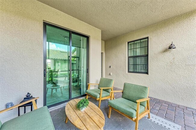 Foto del edificio - 5685 Palmer Cir