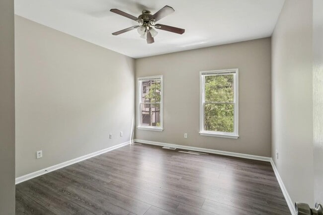 Foto del edificio - 740 Prince Pl NW