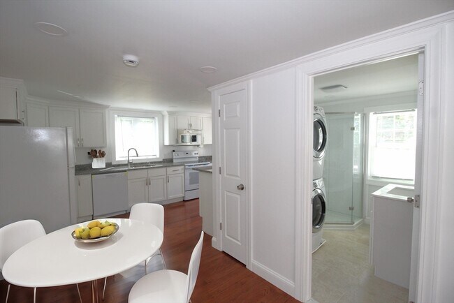 Foto del edificio - 96 Walnut Ln