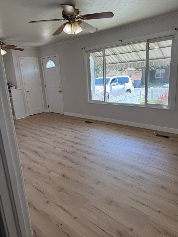 Foto principal - 25 Maple Ln S