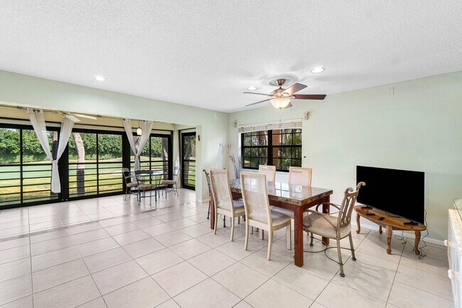 Foto del edificio - 6446 Aspen Glen Cir