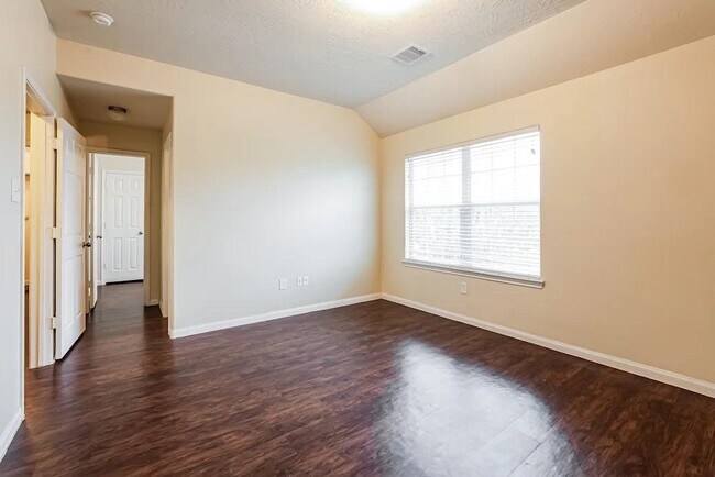 Building Photo - 3716 Chimney Ridge Dr
