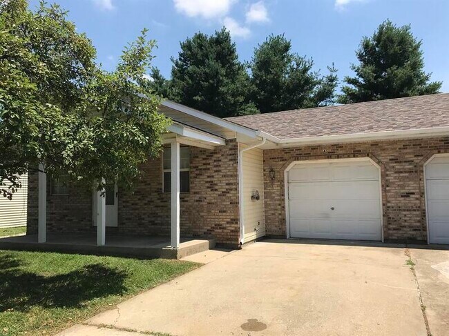 Building Photo - 525a Wood Thrush St