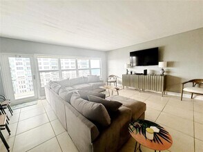 Building Photo - 3850 Galt Ocean Dr