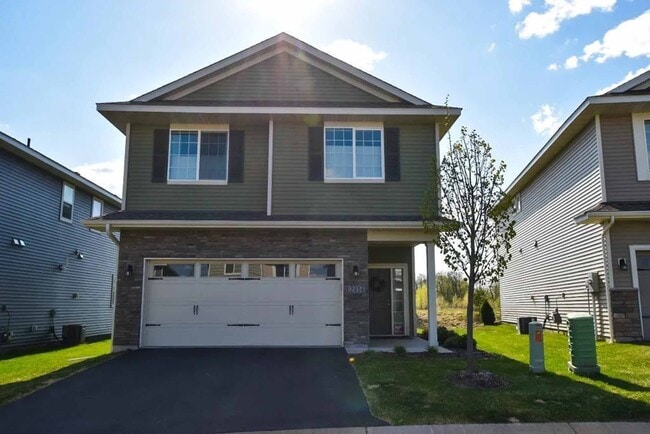 Building Photo - 12414 Alamo St NE