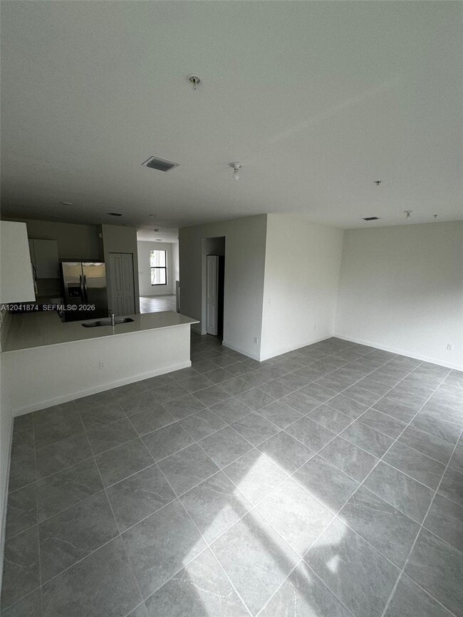 Building Photo - 285 SW 159th Ln