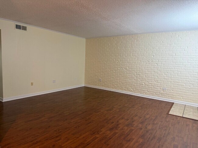 Foto del edificio - 11271 Florida Blvd