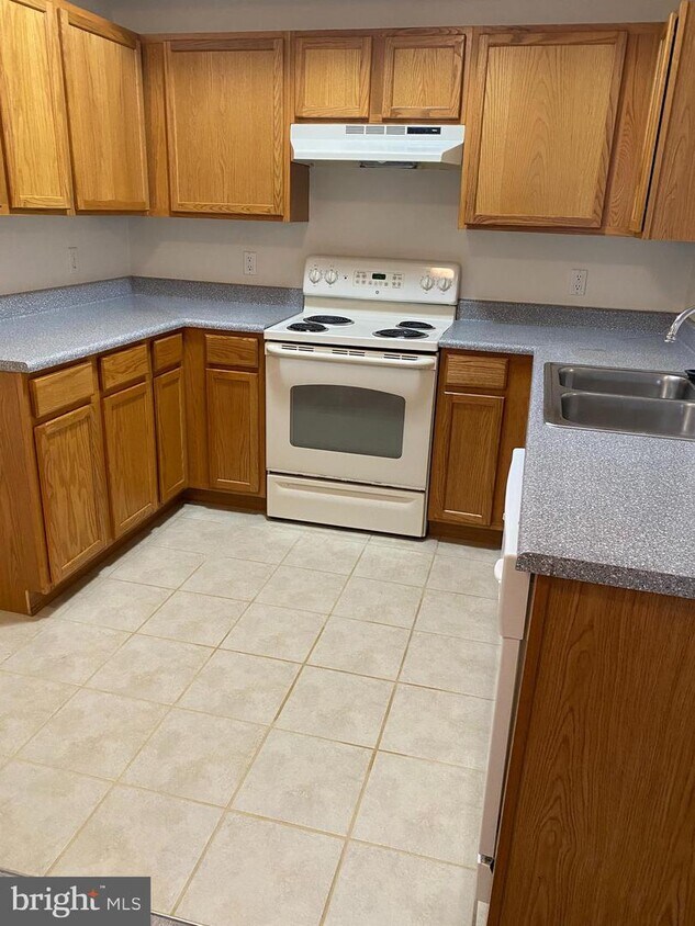 1941 Ashley Dr Unit 1A, Chambersburg, PA 17201 Room for Rent in