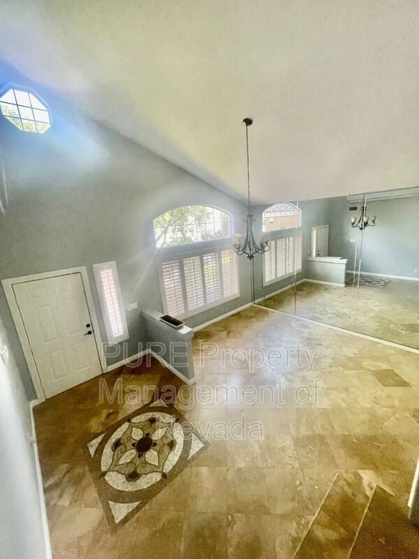 Building Photo - 2547 Quail Canyon Ave