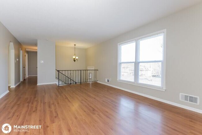 Building Photo - 5702 Newton Ave, Kansas City, MO 64129