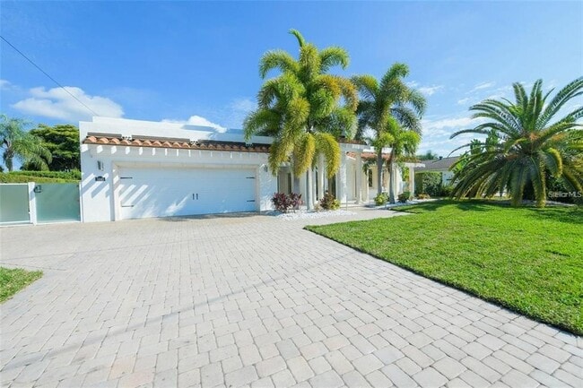 Building Photo - 5645 America Dr