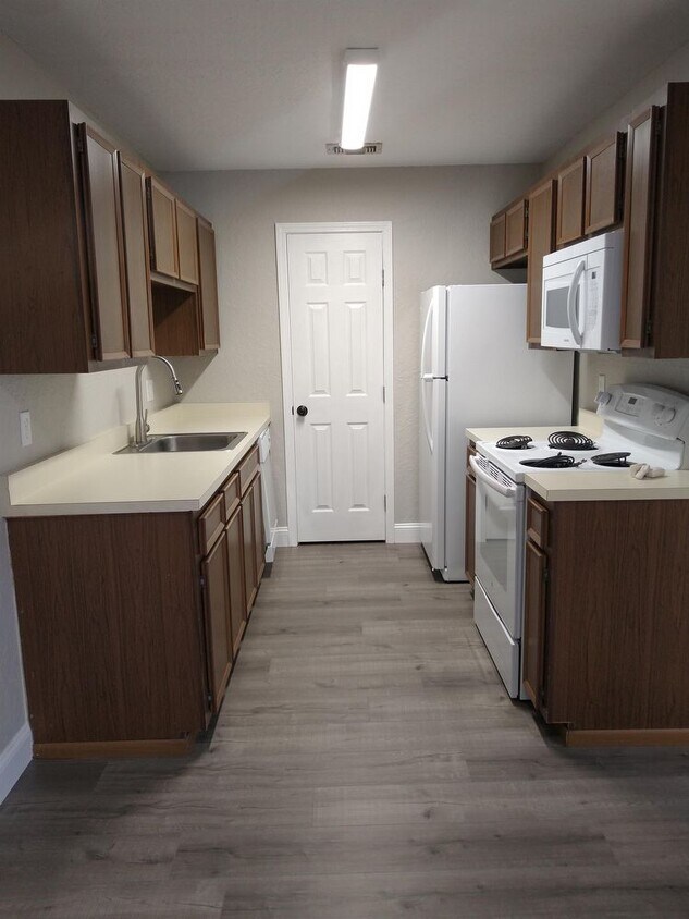 Foto principal - 4335 Crow Road - 4D