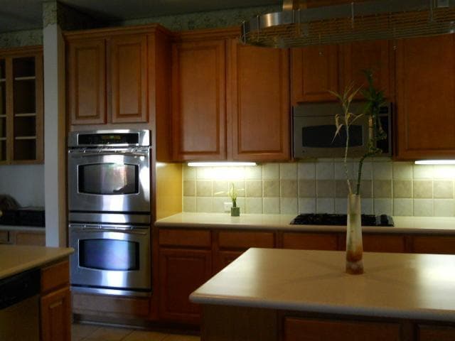 Building Photo - 4276 Crestfield Dr