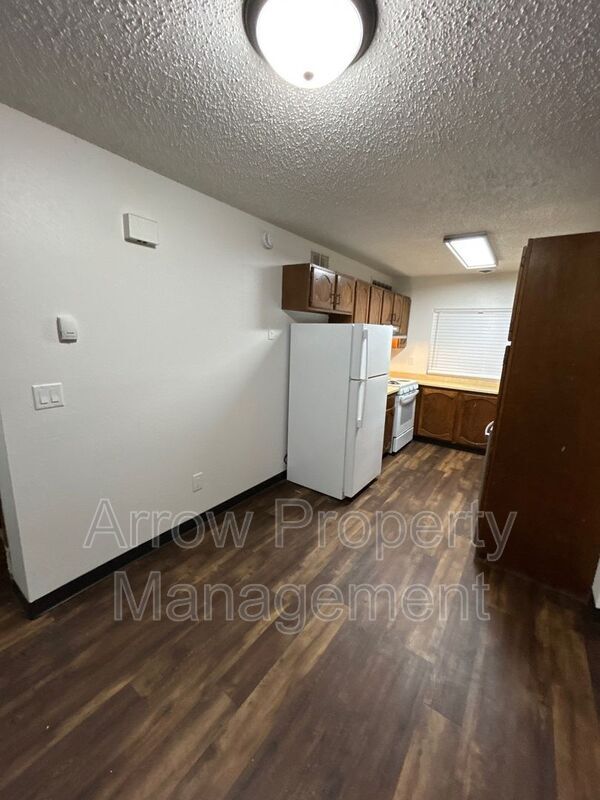 Building Photo - 203 E Arbor Ave