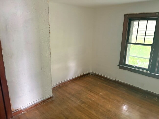 Building Photo - 1339 Briarwood Ave