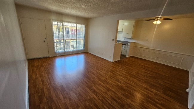 Foto del edificio - 3945 Stevely Ave