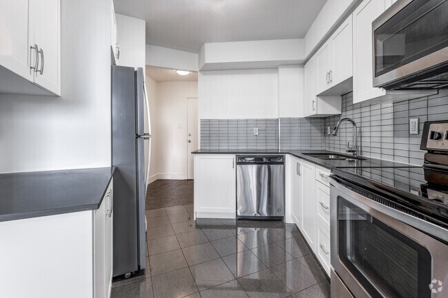 2 chambres, 1 salle de bain - 91 m² - Cuisine - 6151 Bathurst St