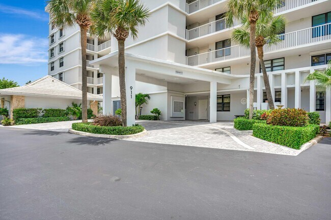Building Photo - 911 Ocean Dr