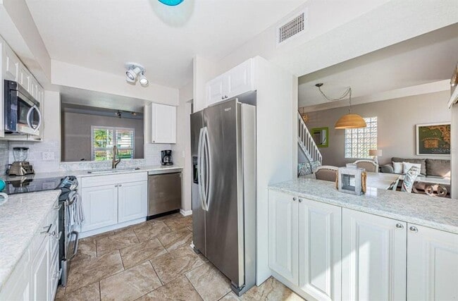 Building Photo - 6107 Mirada Cir