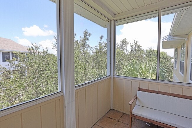 Building Photo - Bradenton 3BR/2BA – Newly Remodeled, 3rd F...
