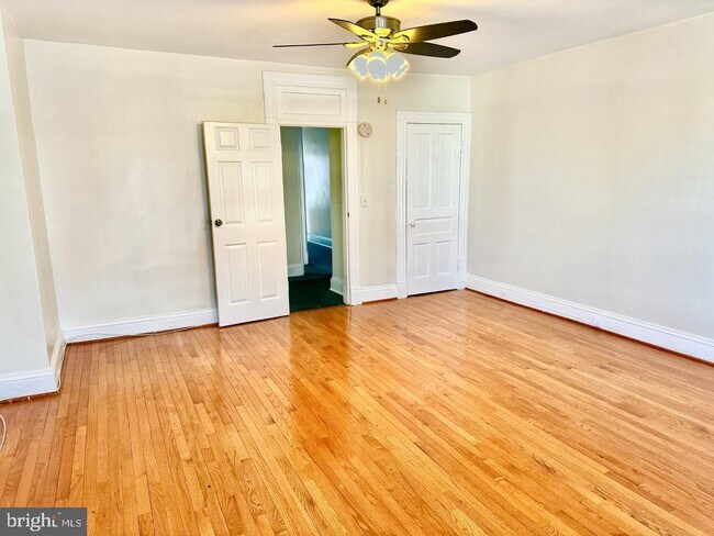 Foto del edificio - 3653 13th St NW